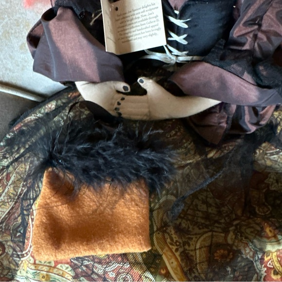 Brand new Joe Spencer’s gathered traditions, Elfreda Witch Doll. 
New with Tag. - Picture 6 of 8
